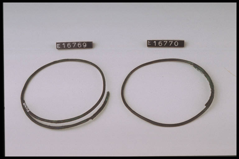 orecchino - cultura di Golasecca (secc. VIII/ V a.C)