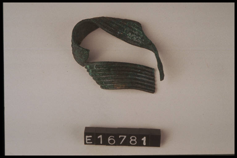 armilla a nastro - cultura di Golasecca (sec. VII a.C)