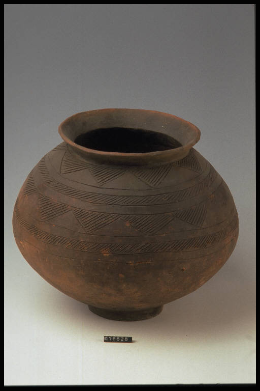 urna biconica - cultura di Golasecca (sec. VII a.C)