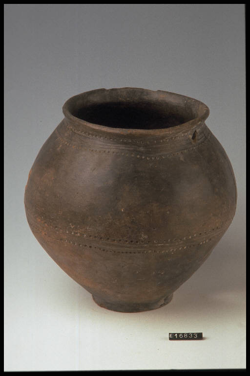 urna biconica - cultura di Golasecca (sec. VII a.C)