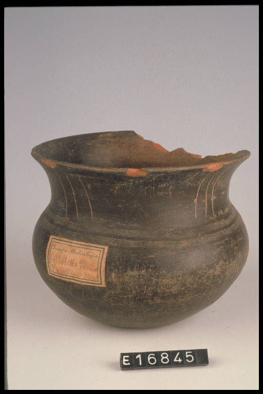 bicchiere globulare - cultura di Golasecca (prima metà sec. VI a.C)