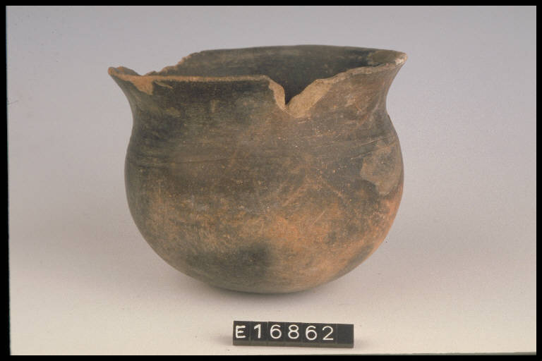 bicchiere globulare - cultura di Golasecca (sec. VII a.C)