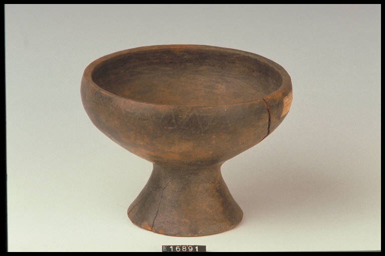 coppa emisferica - cultura di Golasecca (sec. VII a.C)
