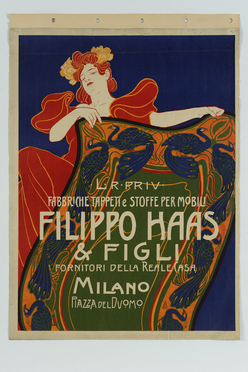 giovane donna mostra un tappeto con pavoni (manifesto) - ambito italiano (sec. XX)