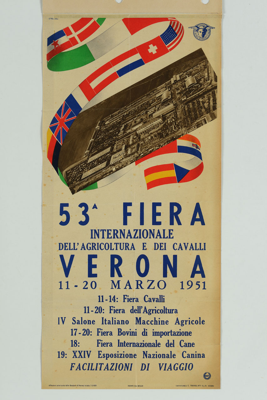 veduta dei padiglioni della fiera dell'agricoltura di Verona e nastro con bandiere (manifesto) di Tomba Ernesto Amos (sec. XX)
