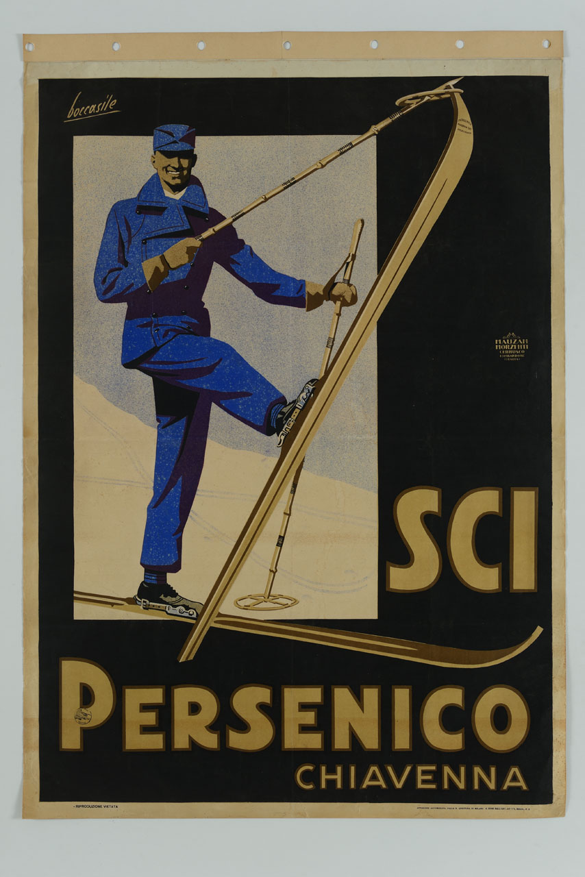 sciatore sorridente in posa con sci alzato e racchette in bambù (manifesto) di Boccasile Gino (sec. XX)