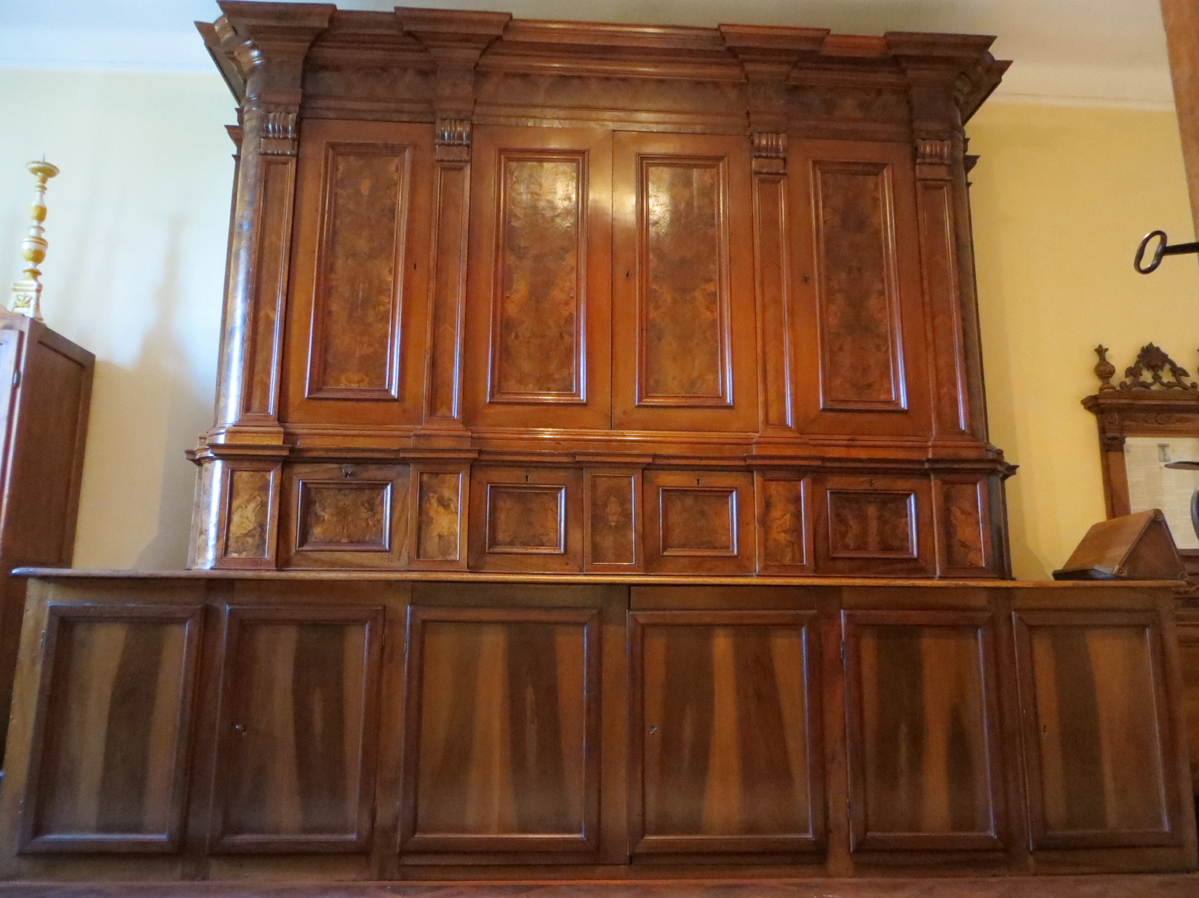 armadio da sacrestia - manifattura marchigiana (sec. XIX)