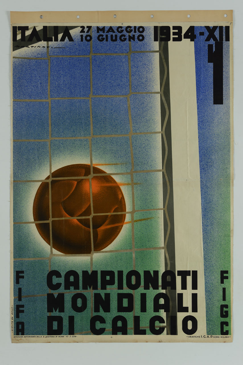 pallone da calcio entra in rete (manifesto) di Martinati Luigi (sec. XX)