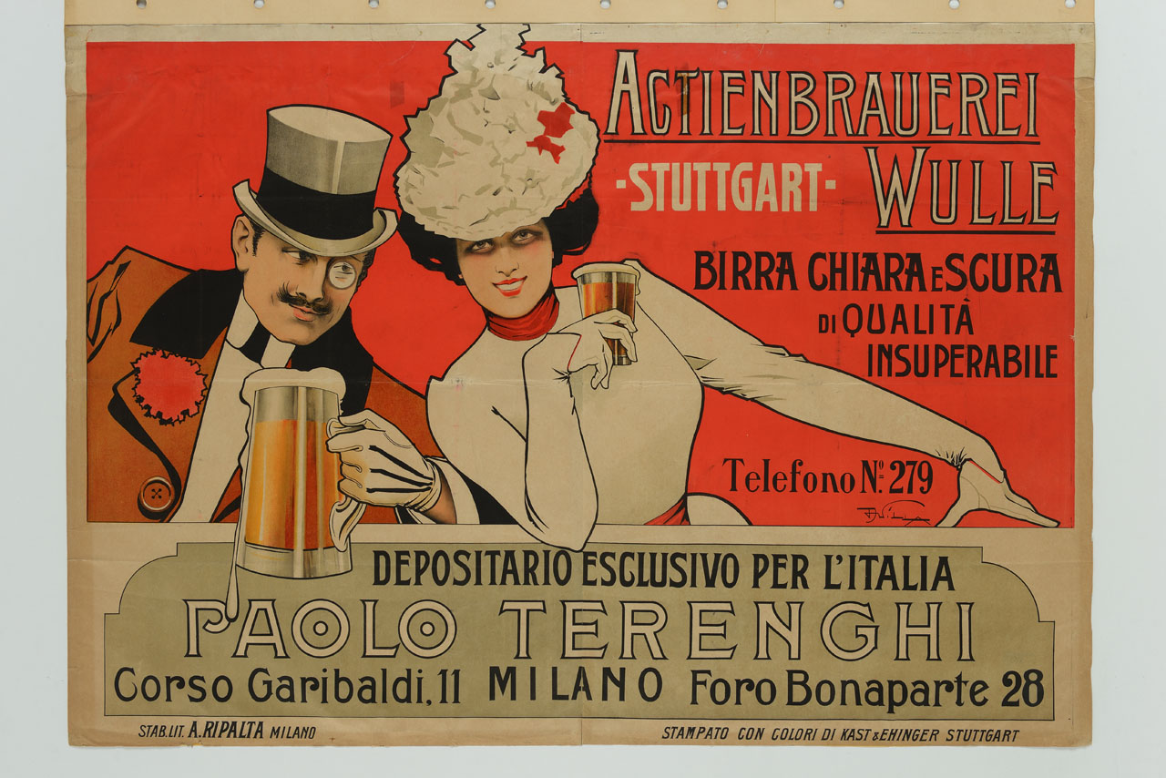 uomo e donna in abiti eleganti bevono birra (manifesto, stampa composita) di Villa Aleardo (fine/ inizio secc. XIX/ XX)