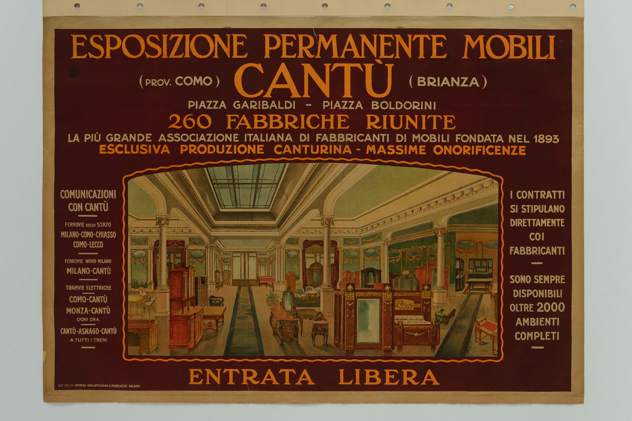 esposizione di mobili in un grande salone (manifesto) di Arnaboldi C - ambito italiano (fine/ inizio secc. XIX/ XX)