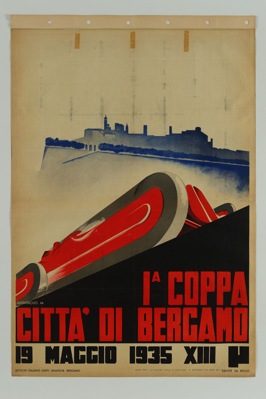 automobile in corsa sullo sfondo della città di Bergamo (manifesto) di Santambrogio Diego (sec. XX)