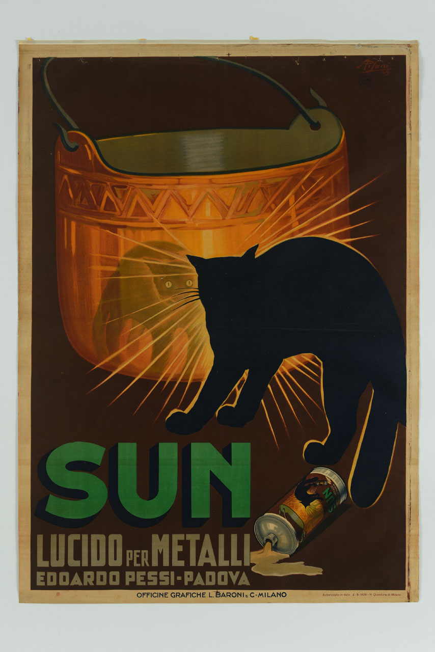 gatto nero si specchia in un paiolo di rame lucidato (manifesto) di Pisani Angelo (sec. XX)