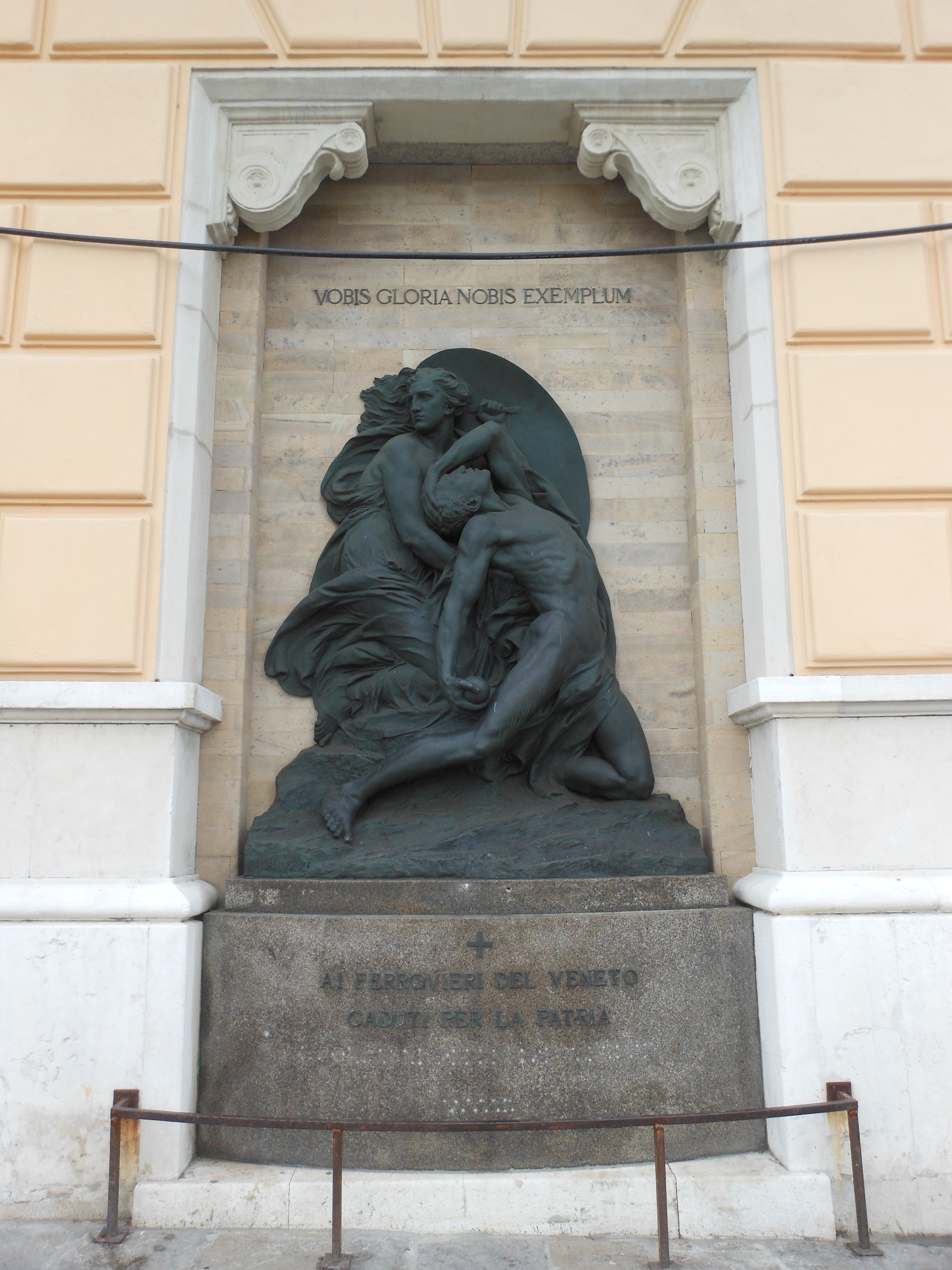 allegoria della morte del soldato (monumento ai caduti - a lapide) - ambito veneziano (primo quarto sec. XX)