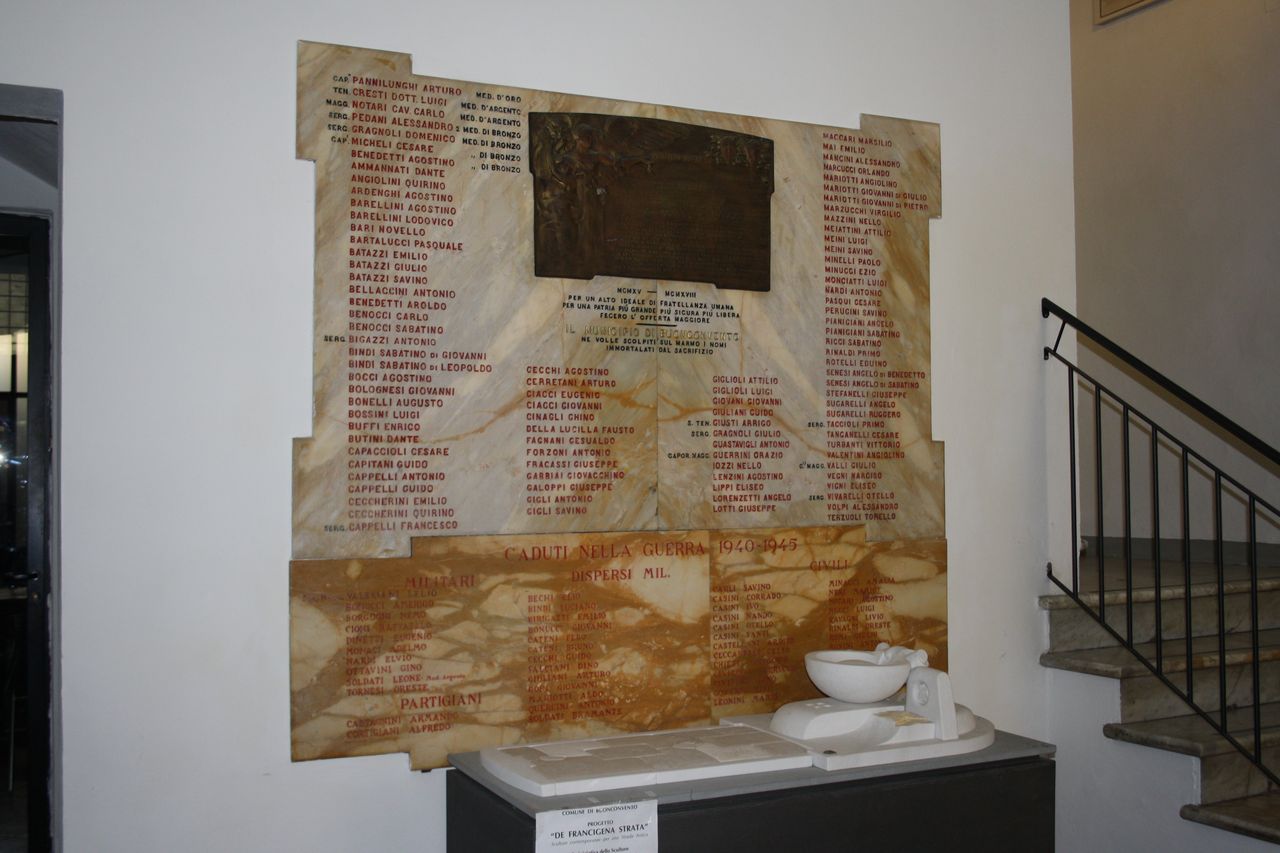 lapide commemorativa ai caduti - bottega toscana (sec. XX)