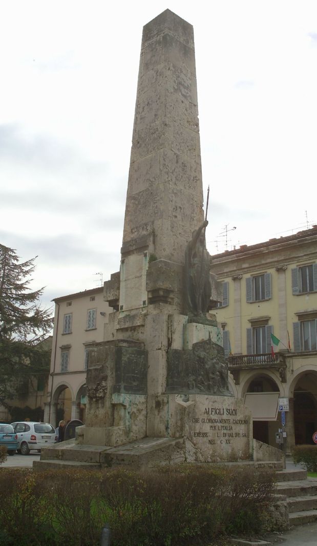 allegoria della Patria/ allegoria della morte del soldato (monumento ai caduti - ad obelisco) di Sabatelli Mario, Salvetti Antonio (sec. XX)