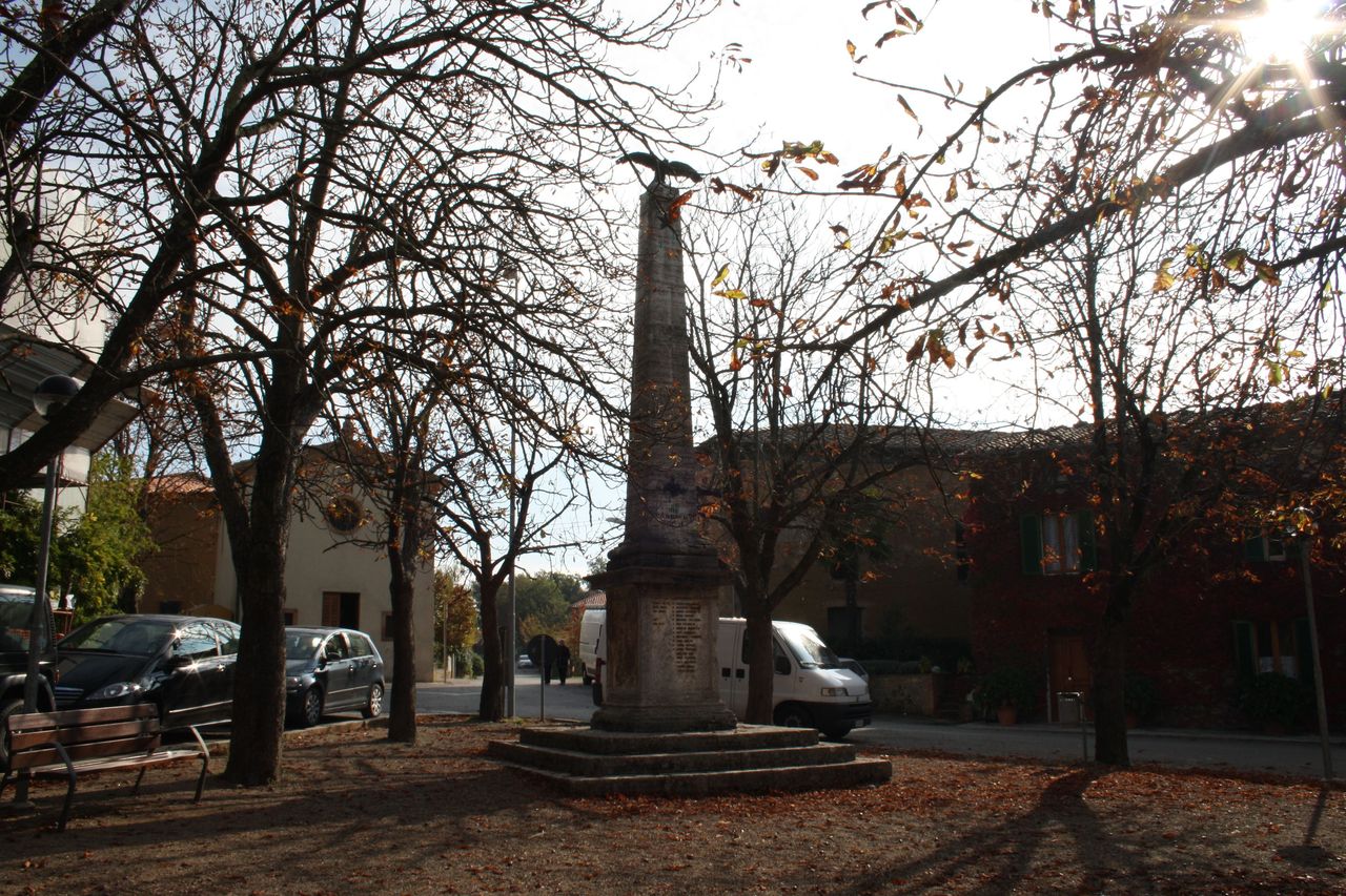 allegoria della Vittoria come aquila (monumento ai caduti - a obelisco) - bottega toscana (sec. XX)