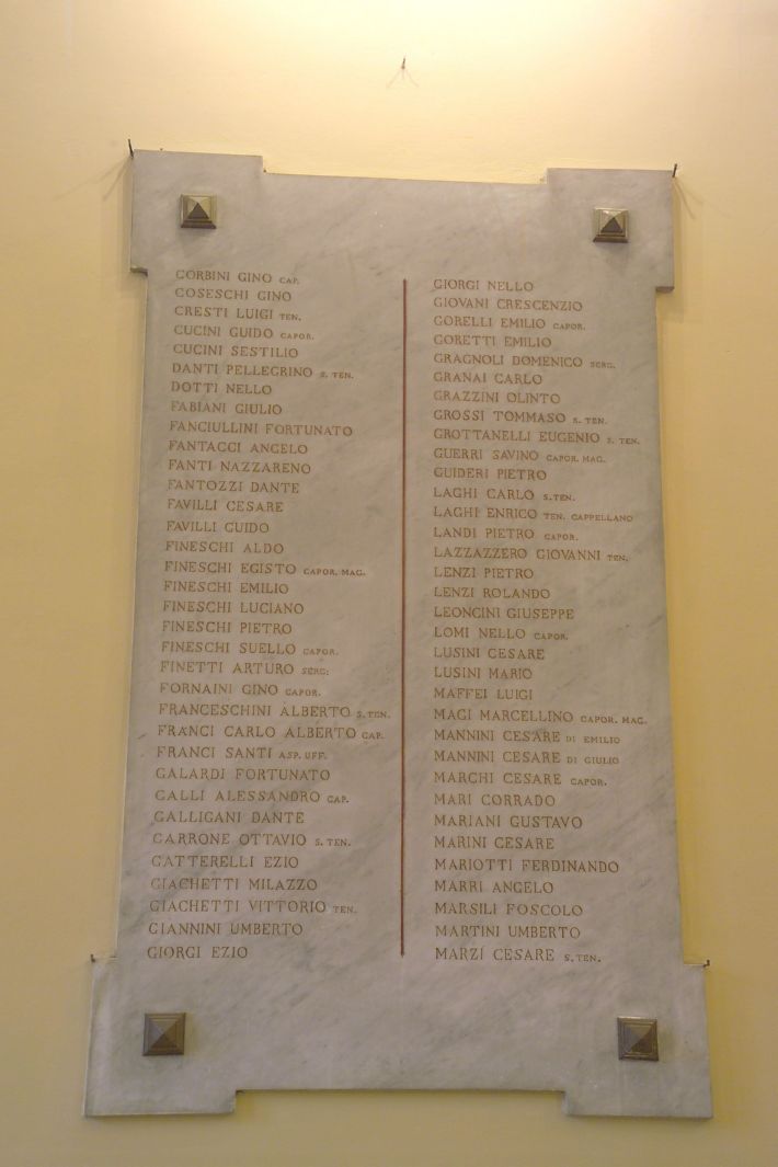 lapide commemorativa ai caduti, elemento d'insieme - bottega senese (sec. XX)