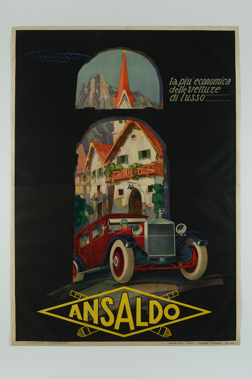 berlina rossa attraversa un arco e sullo sfondo abitazioni e paesaggio montano (manifesto) di Codognato Plinio (sec. XX)