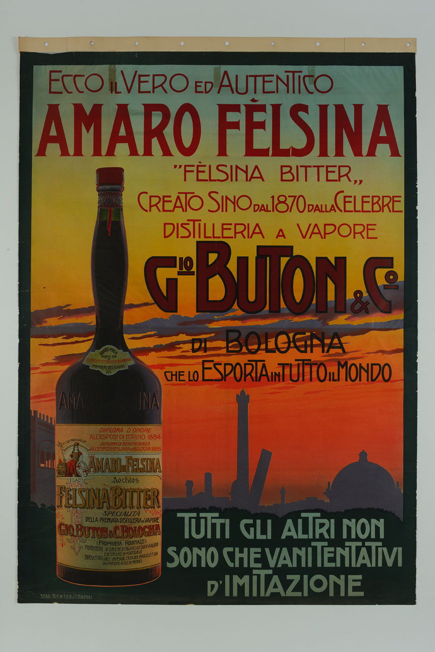 bottiglia di liquore davanti a un tramonto sul cielo di Bologna (manifesto) - ambito italiano (sec. XX)