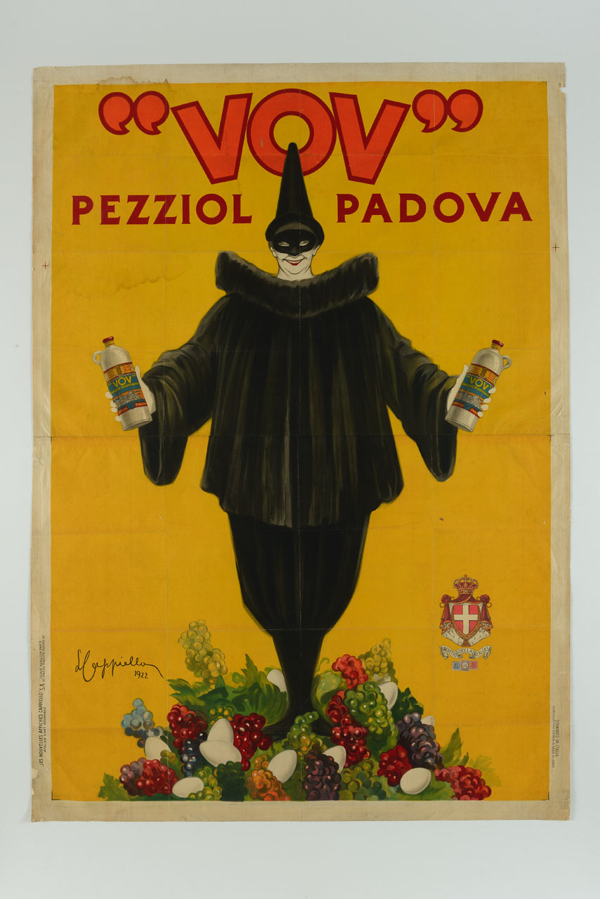Pierrot in piedi sopra una catasta di uva, uova e pampini mostra due bottiglie (manifesto) di Cappiello Leonetto (sec. XX)