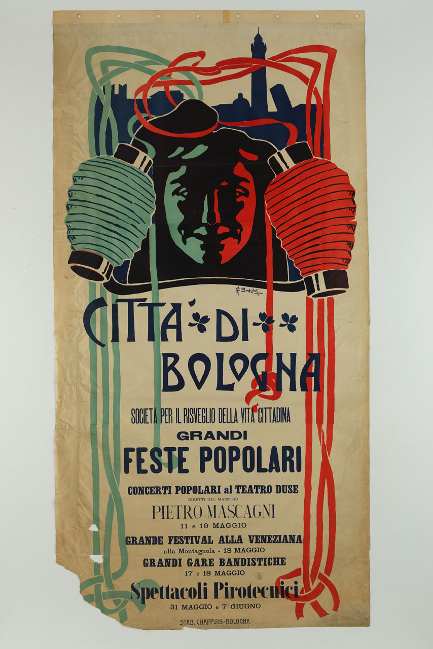 una maschera di teatro nera, colorata per metà di verde e per l'altra metà di rosso, al centro di due rocchetti di filo verde e rosso, da cui partoni alcuni fili; sullo sfondo lo skyline della città di Bologna (manifesto) di Bonfiglioli Gigi (sec. XX)