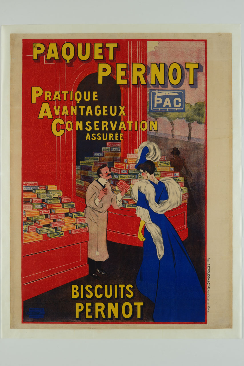donna elegantemente vestita con abito blu, sontuoso cappello bianco e blu e foulard bianco ferma davanti ad un biscottificio, dove il commesso le propone una scatola di biscotti Pernot; l'ingresso del negozio rosso espone numerose scatole di biscotti (manifesto) di Cappiello Leonetto (sec. XX)