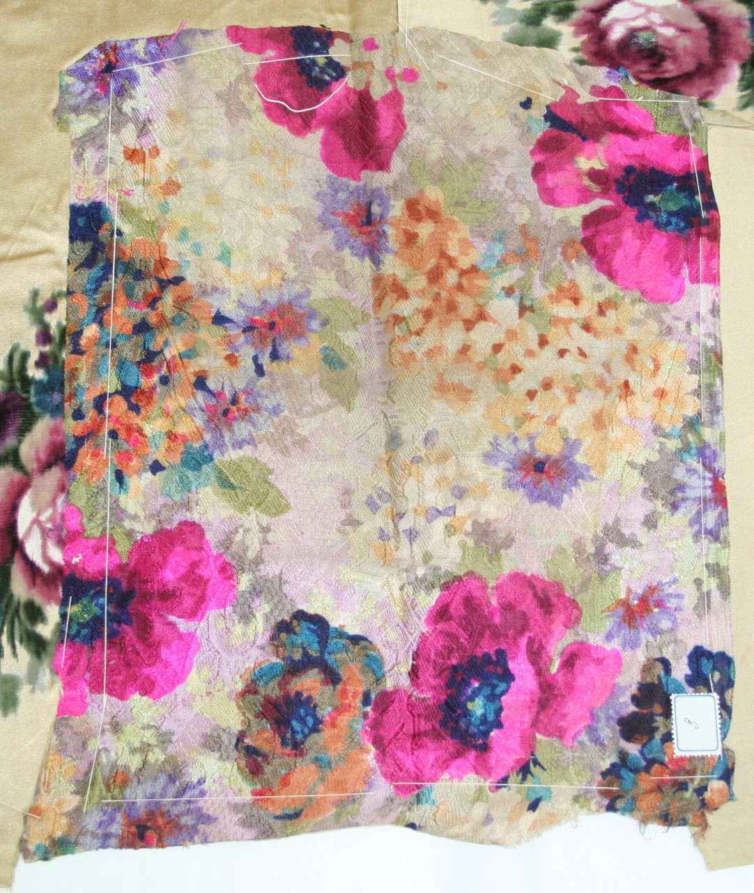 tessuto, frammento - ambito francese (primo quarto sec. XX)