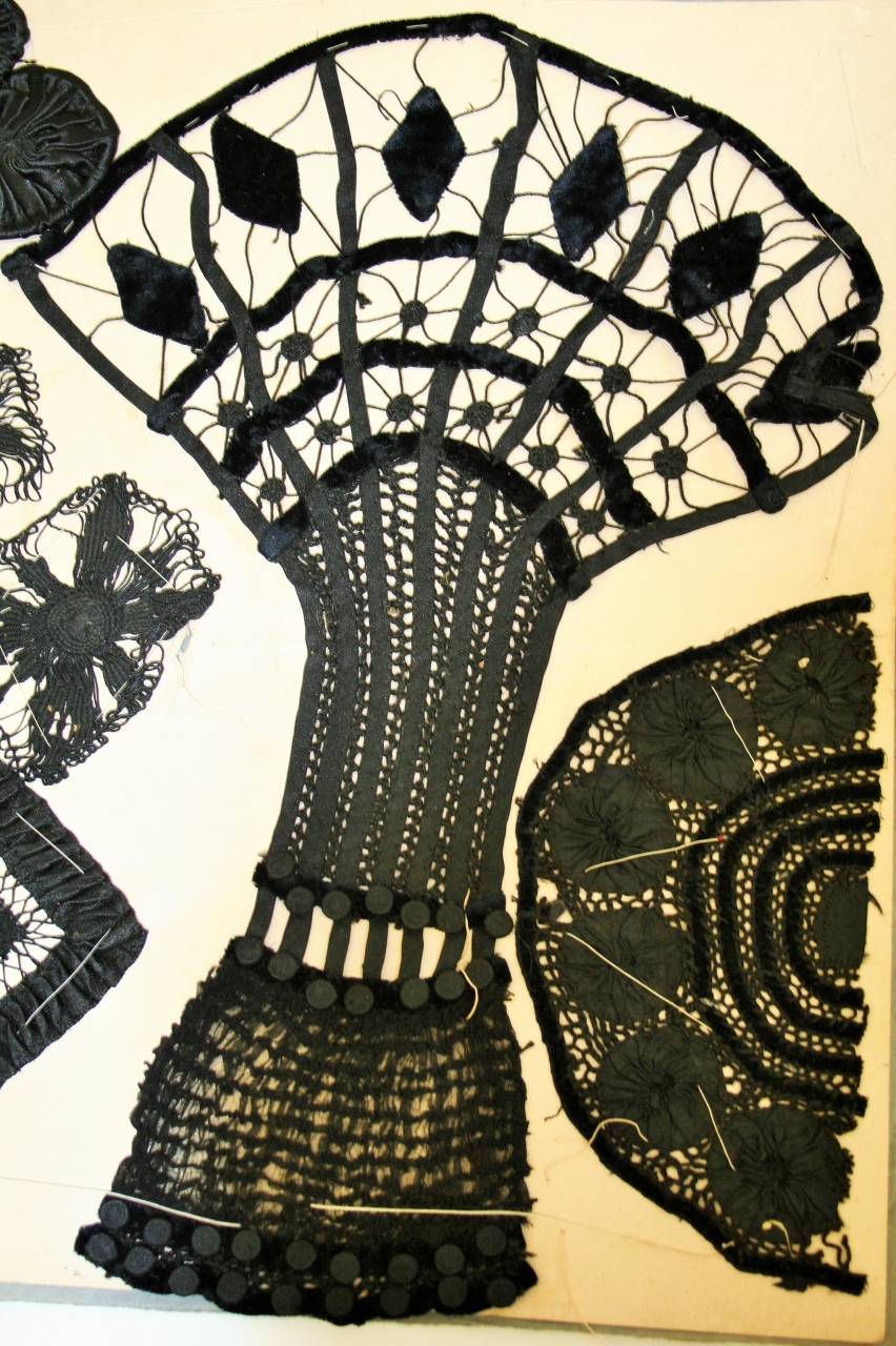 guarnizione, frammento - ambito milanese (inizio sec. XX)