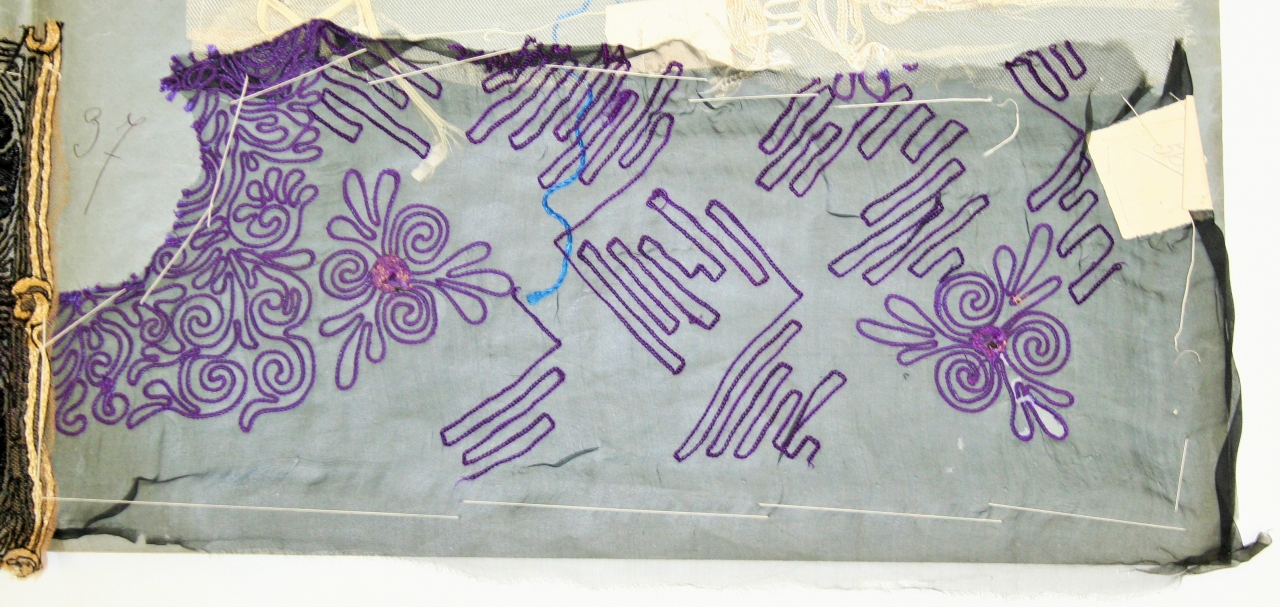 decorazione a ricamo, frammento - ambito milanese (inizio sec. XX)