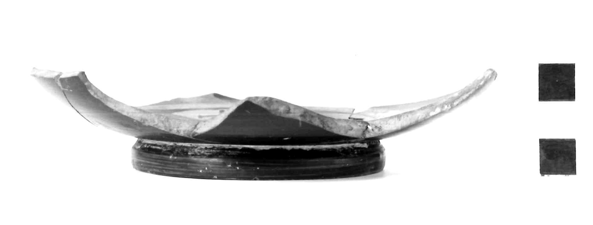 kylix di Gruppo di Olynthos 5.141 - produzione attica (primo quarto sec. IV a.C)