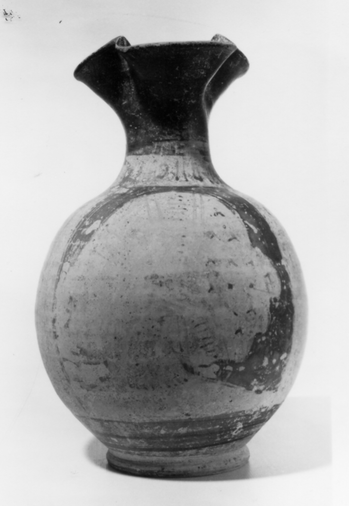 oinochoe a bocca trilobata - produzione alto-adriatica (ultimo quarto sec. IV a.C)