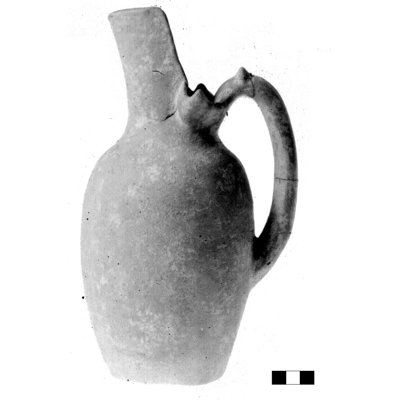 oinochoe con becco a cartoccio - fase Piceno IV B (secc. VI - V a.C)