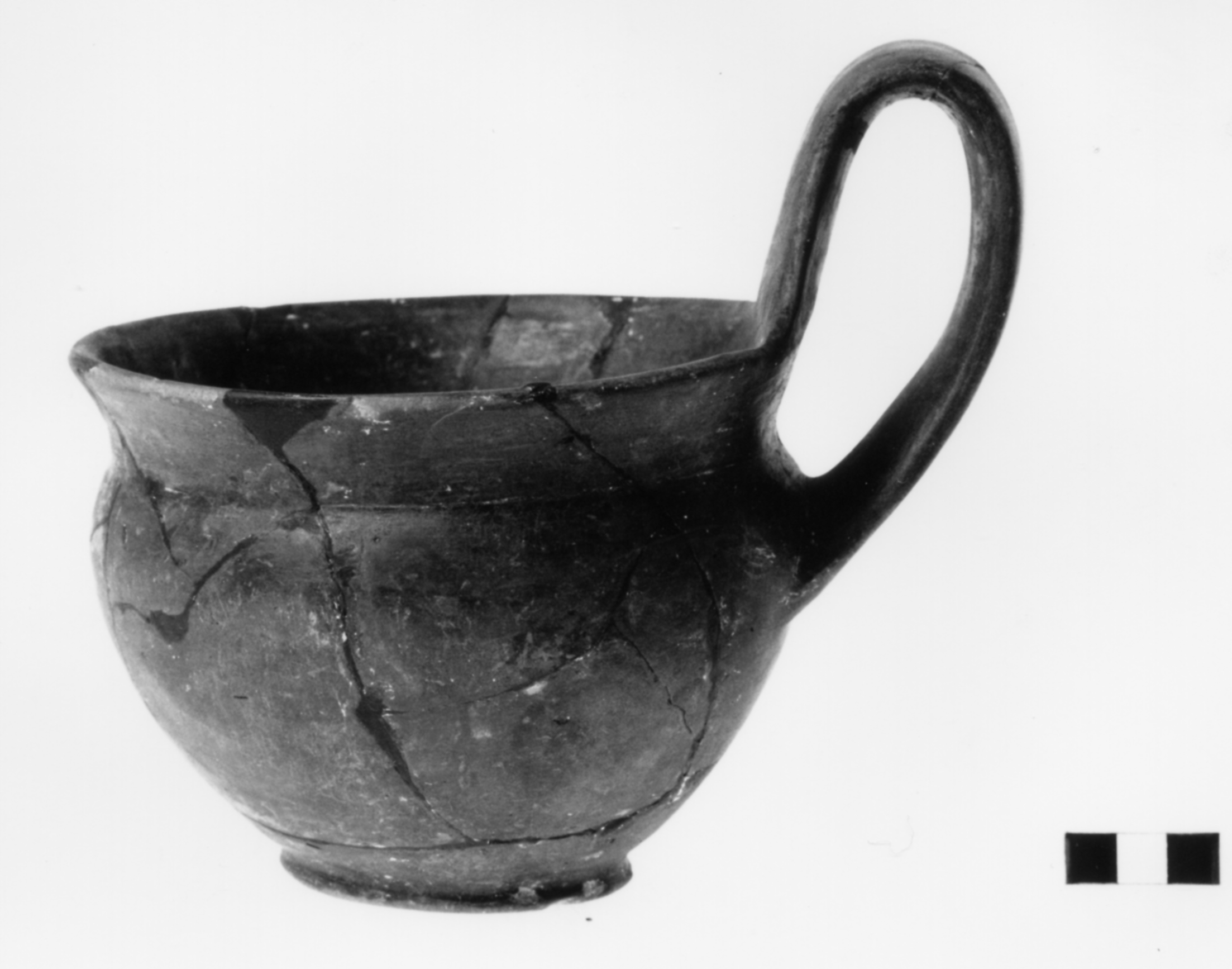 tazza monoansata - fase Piceno IV A (sec. VI a.C)