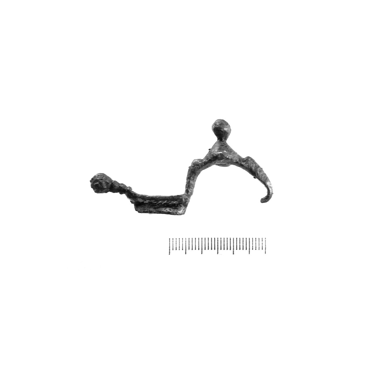 fibula a tre bottoni - fase Piceno IV A (sec. VI a.C)