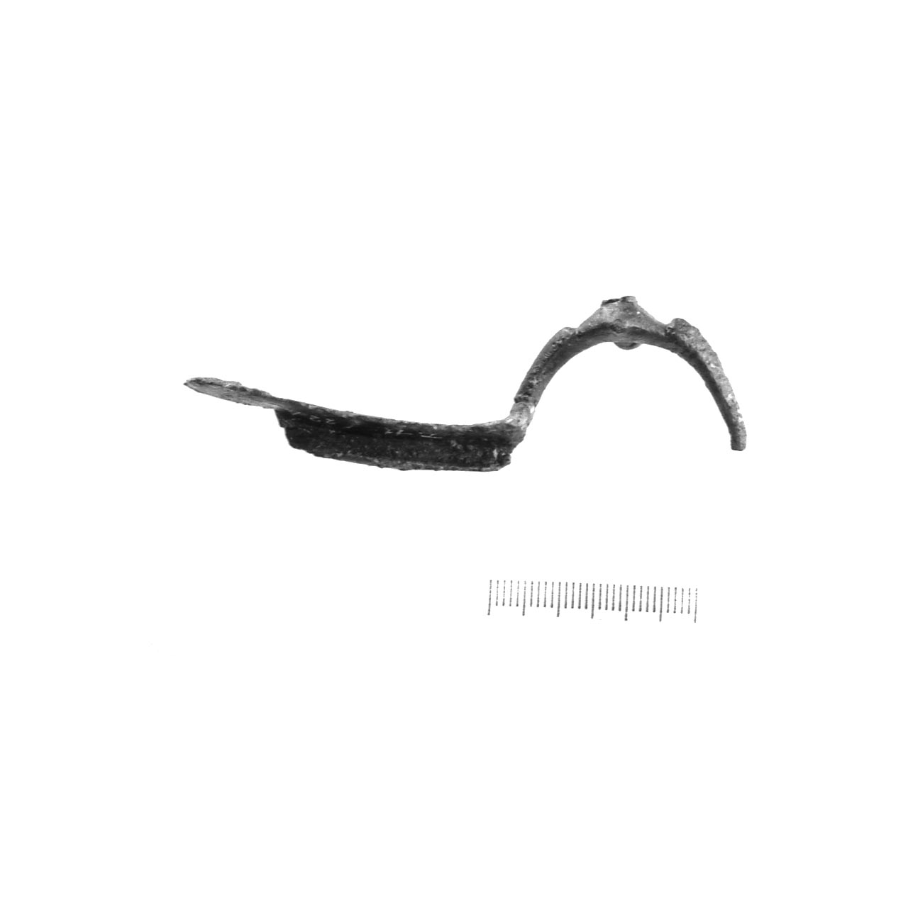 fibula a tre bottoni - fase Piceno IV A (sec. VI a.C)