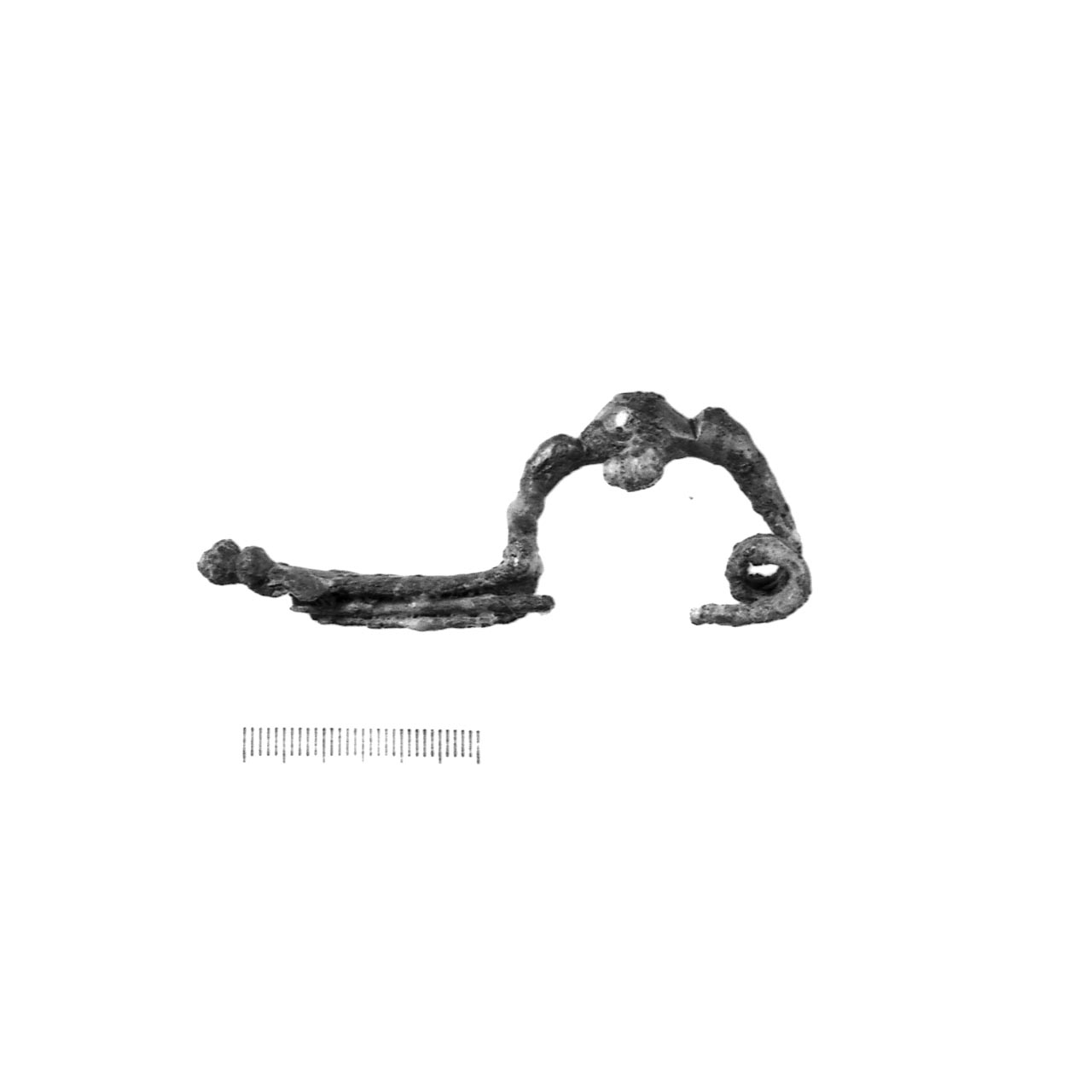 fibula a tre bottoni - fase Piceno IV A (sec. VI a.C)