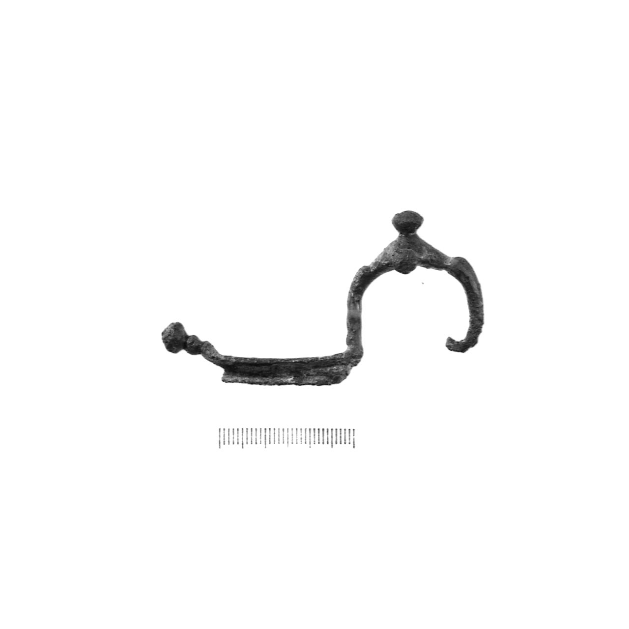 fibula a tre bottoni - fase Piceno IV A (sec. VI a.C)