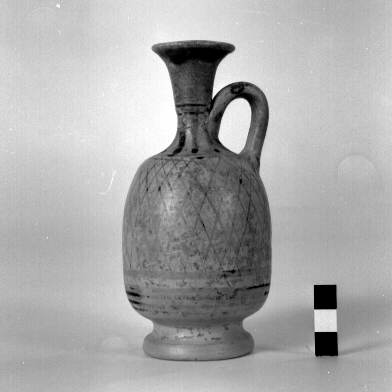 lekythos ariballica - produzione apula (seconda metà sec. IV a.C)