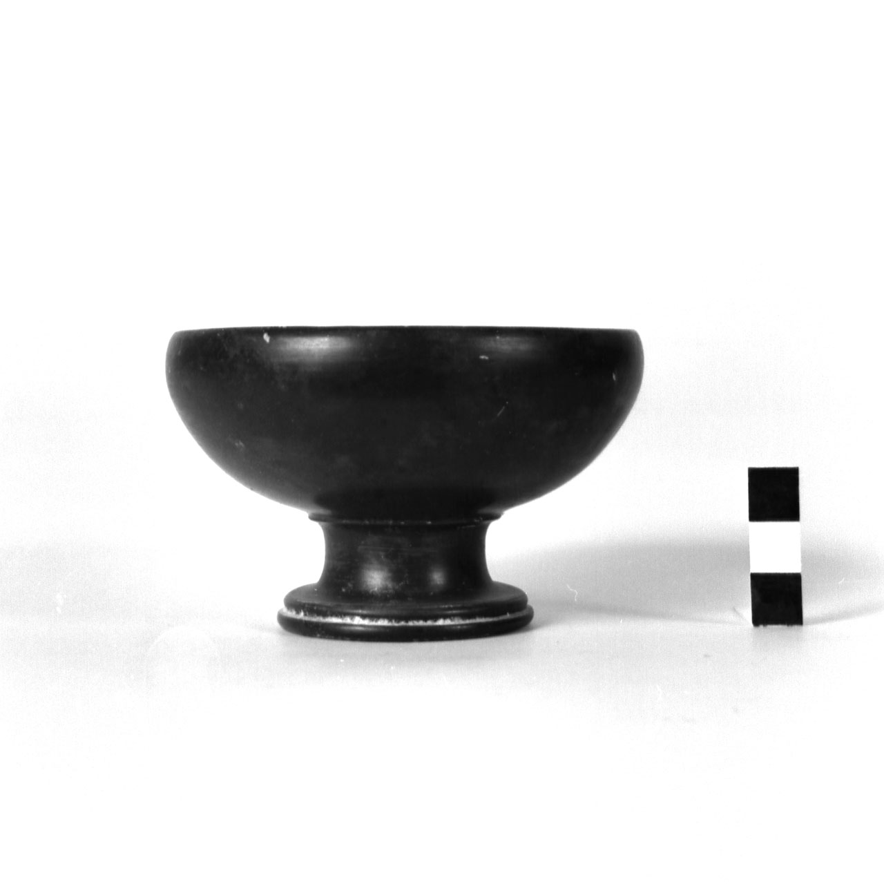 coppetta su alto piede - produzione attica (inizio sec. IV a.C)