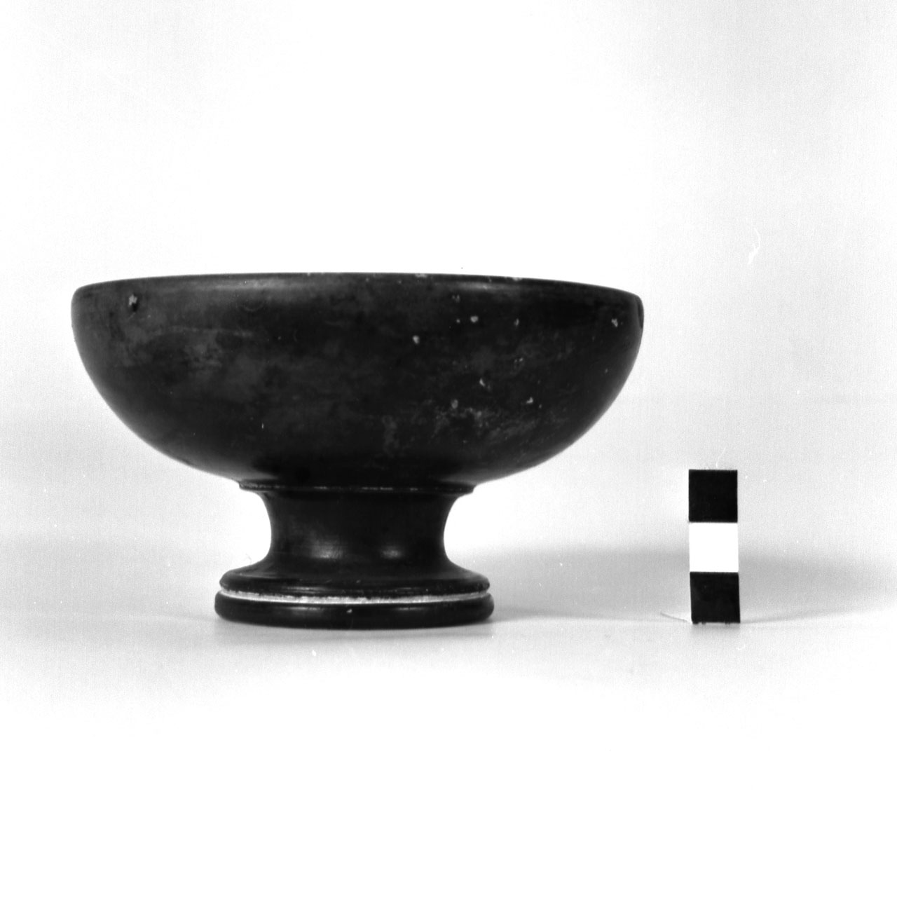 coppetta su alto piede - produzione attica (inizio sec. IV a.C)