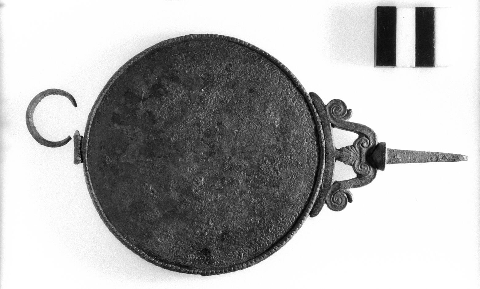 specchio (sec. V a.C)