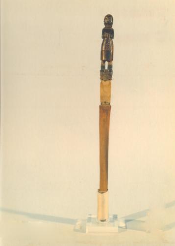 figura femminile (conocchia, conocchie, strumenti da lavoro) - artigianato pastorale (sec. XX, da 1900 a 1999)