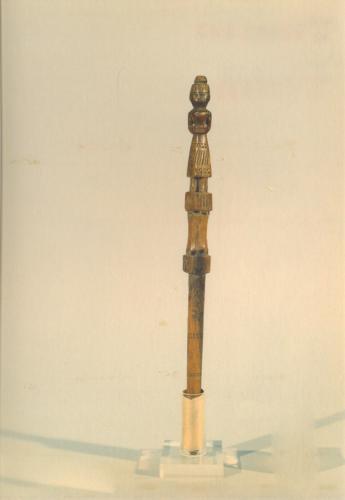 figura femminile (conocchia, conocchie, strumenti da lavoro) - artigianato pastorale (sec. XX, da 1900 a 1999)