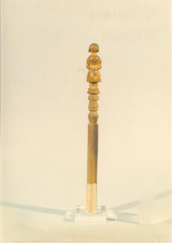 figure femminili (conocchia, conocchie, strumenti da lavoro) - artigianato pastorale (sec. XX prima metà, da 1900 a 1949)