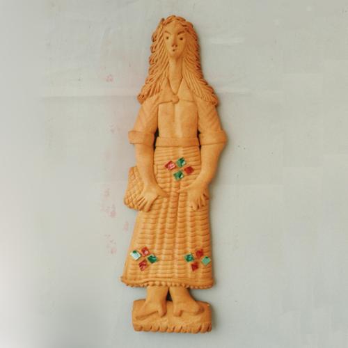figura femminile (mostacciolo, mostaccioli, dolci) di Monardo Antonio - ambito Italia meridionale (1994)