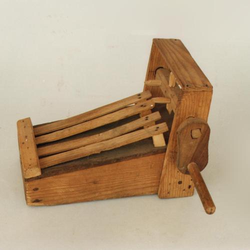 raganella, raganella, strumenti musicali - bottega calabrese (sec. XX prima metà, da 1900 a 1949)