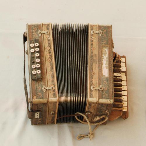 organetto, oraganetti, strumenti musicali di Soprani Paolo e Fratelli - bottega calabrese (sec. XX prima metà, da 1900 a 1949)