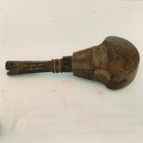 fiasca per polvere da sparo o pallini, recipienti, utensili da lavoro - artigianato pastorale (sec. XIX fine - sec. XX inizio, da 1890 a 1910)