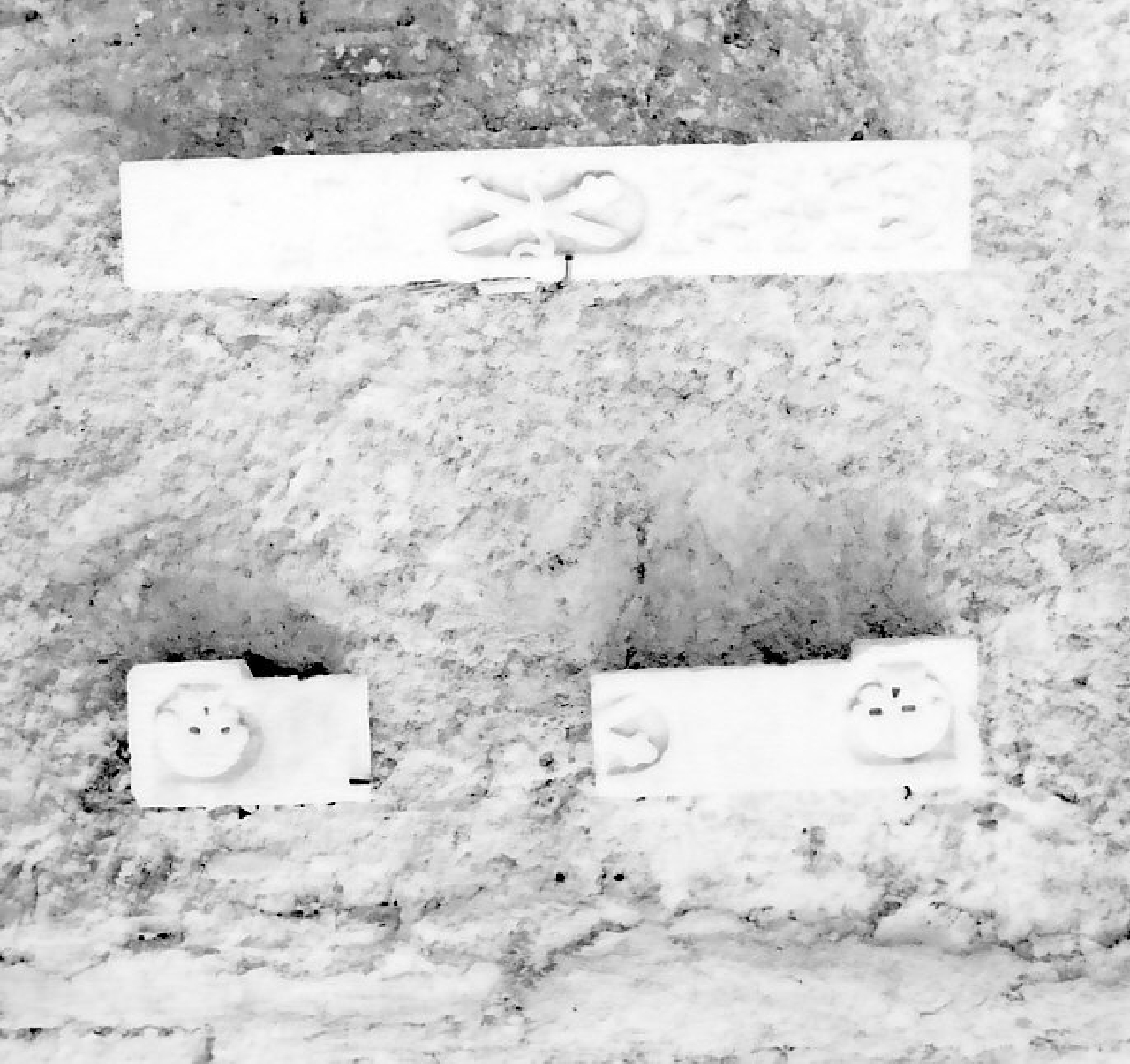 decorazione plastica, frammento - bottega calabrese (sec. XVIII)