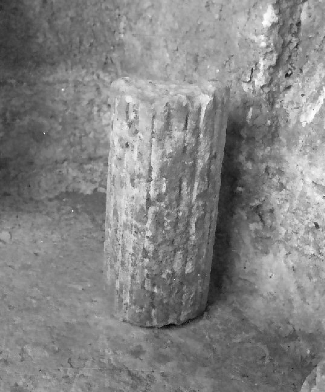 rocchio di colonna, insieme - bottega calabrese (fine/ inizio secc. XVI/ XVII)